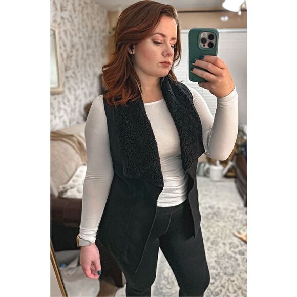 NWT AGB Black Vest with fur - Picture 5 of 9